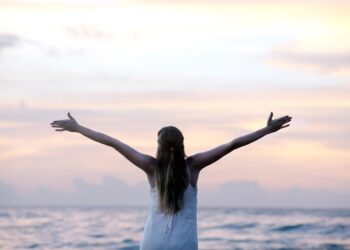 Safe Solo Trips: Women’s Security Guide